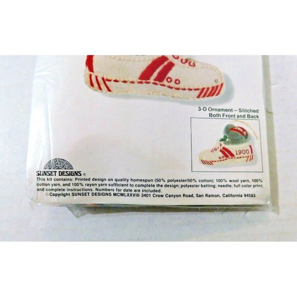Vintage Jiffy Stitchery Merry Mouse in a Sneaker 3D Ornament Kit 1978 Holidays - Picture 2 of 3